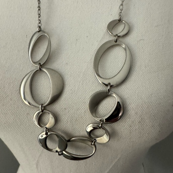 Silver Minimalist Circles Chunky Necklace. Lobster clasp 30” - Picture 2 of 7